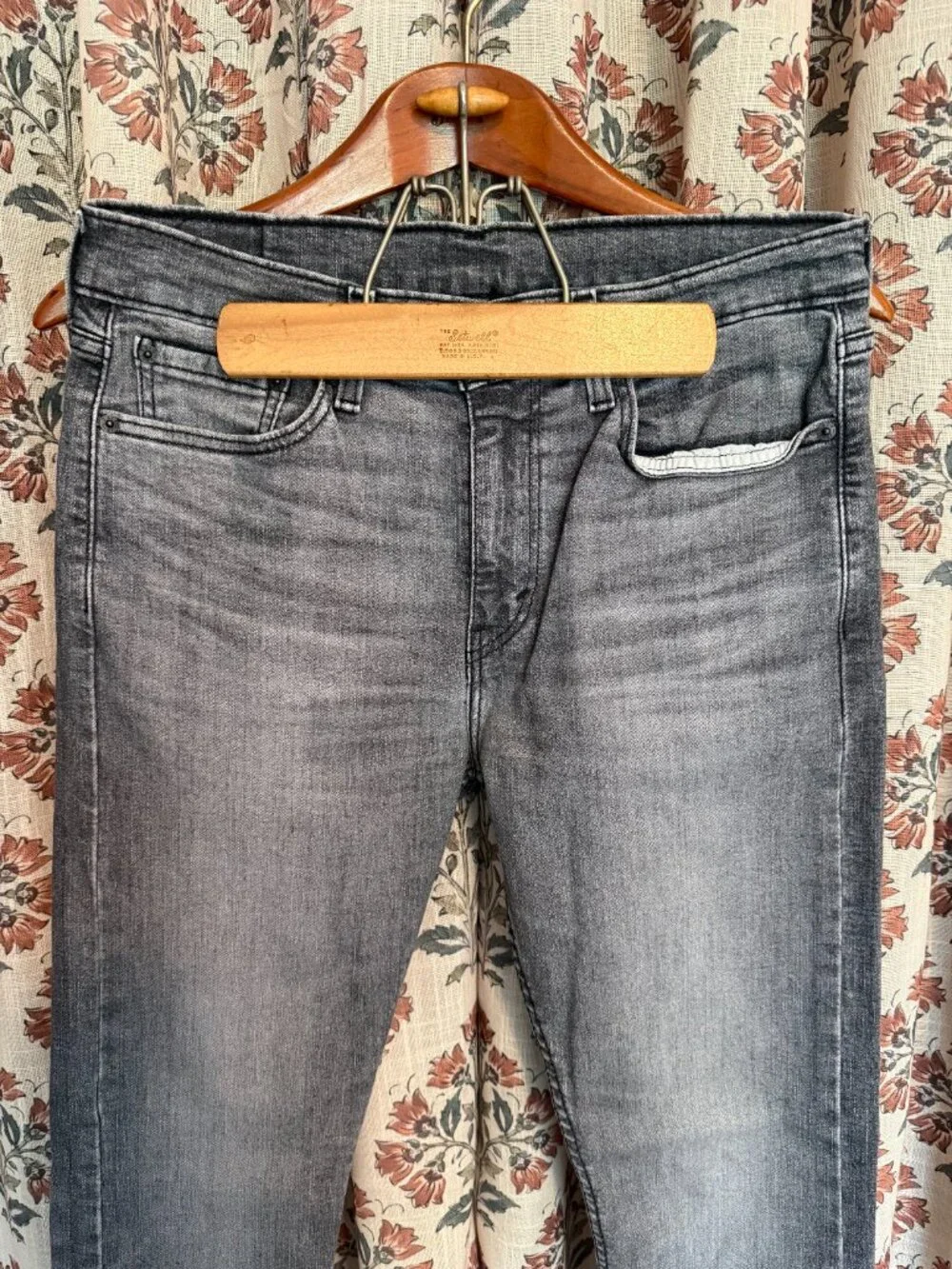 Levis men size